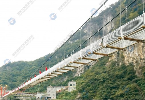 四川綿陽九皇山懸索橋